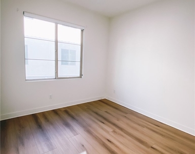 2623 Glamis Court - Photo Thumbnail 5