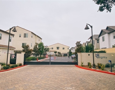 2623 Glamis Court - Photo Thumbnail 19