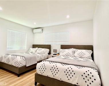 515 Florence - Photo Thumbnail 25