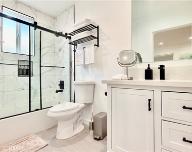 515 Florence - Photo Thumbnail 28