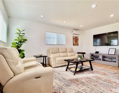 515 Florence - Photo Thumbnail 7