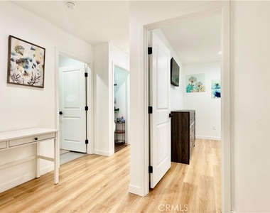 515 Florence - Photo Thumbnail 24