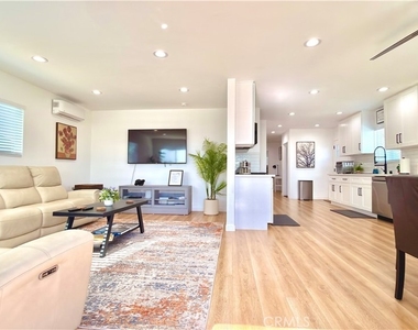 515 Florence - Photo Thumbnail 6