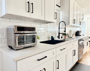 515 Florence - Photo Thumbnail 16