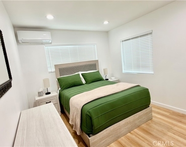 515 Florence - Photo Thumbnail 26