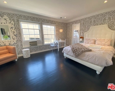 1724 El Cerrito Place - Photo Thumbnail 3