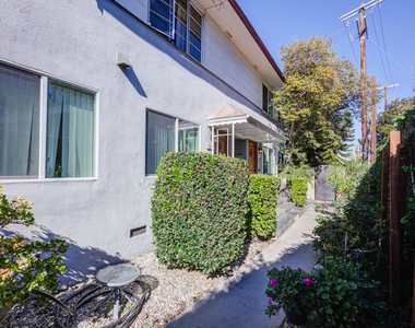 8976 Cadillac Avenue - Photo Thumbnail 17
