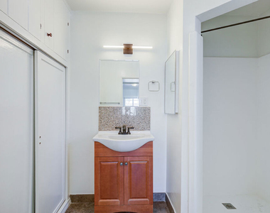8976 Cadillac Avenue - Photo Thumbnail 14