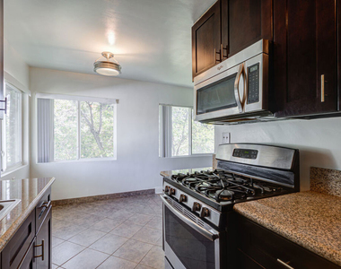 8976 Cadillac Avenue - Photo Thumbnail 11