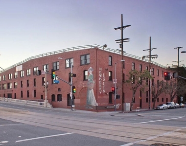 900 E 1st Street - Photo Thumbnail 9