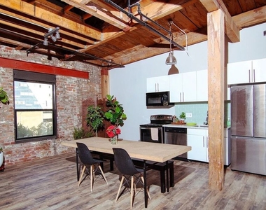 900 E 1st Street - Photo Thumbnail 2
