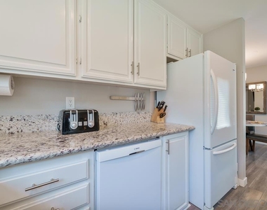 17637 Pomerado Rd - Photo Thumbnail 11