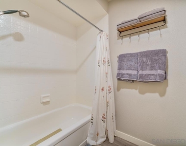 17637 Pomerado Rd - Photo Thumbnail 20