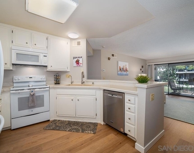 17617 Pomerado Rd - Photo Thumbnail 10
