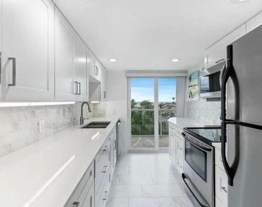 2560 S Ocean Boulevard - Photo Thumbnail 8