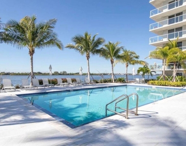 2560 S Ocean Boulevard - Photo Thumbnail 25