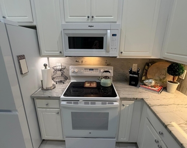 9391 Bridgeport Drive - Photo Thumbnail 7