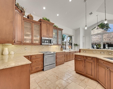 785 Ne 71st Street - Photo Thumbnail 15