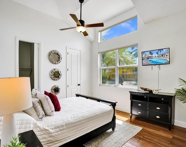 785 Ne 71st Street - Photo Thumbnail 32