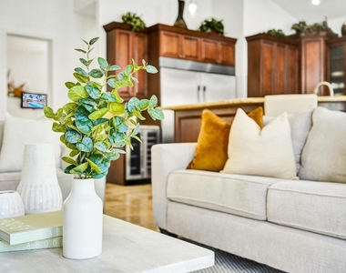 785 Ne 71st Street - Photo Thumbnail 10