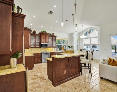 785 Ne 71st Street - Photo Thumbnail 17