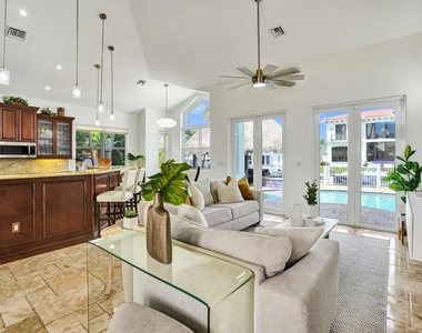 785 Ne 71st Street - Photo Thumbnail 12