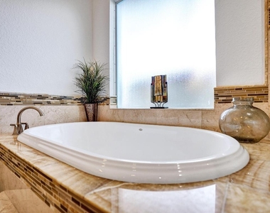 785 Ne 71st Street - Photo Thumbnail 27