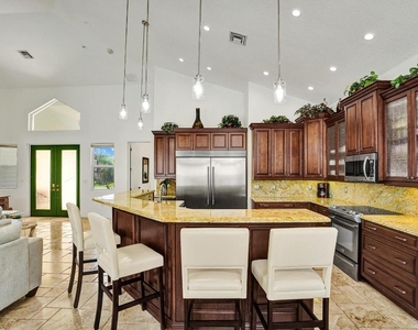 785 Ne 71st Street - Photo Thumbnail 18