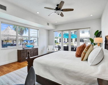 785 Ne 71st Street - Photo Thumbnail 24