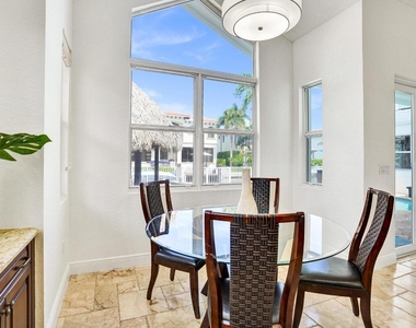 785 Ne 71st Street - Photo Thumbnail 13