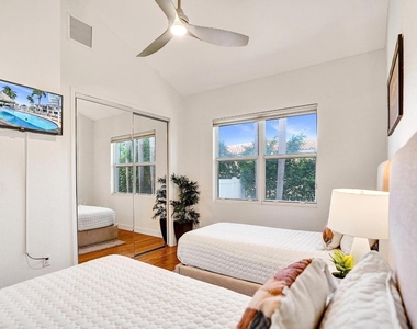 785 Ne 71st Street - Photo Thumbnail 34