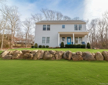 485 Hickory Avenue - Photo Thumbnail 3