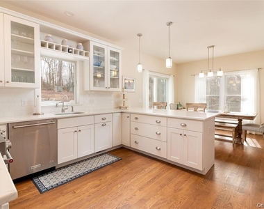 485 Hickory Avenue - Photo Thumbnail 13