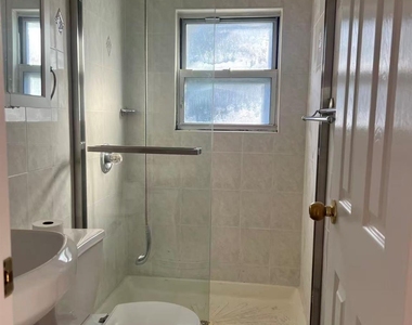 64-48 Cloverdale Boulevard - Photo Thumbnail 7