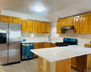 64-48 Cloverdale Boulevard - Photo Thumbnail 2