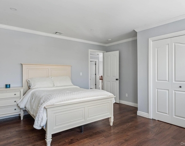 47 Bathing Beach Road - Photo Thumbnail 13