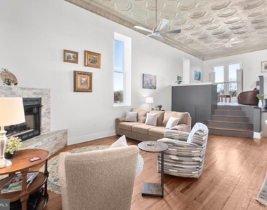 809 Caroline Street - Photo Thumbnail 9