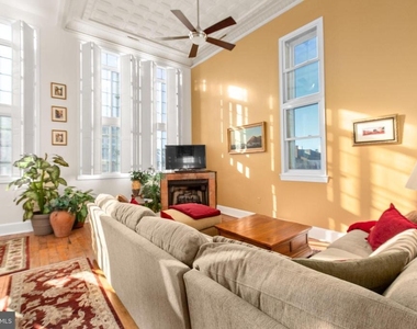 809 Caroline Street - Photo Thumbnail 5