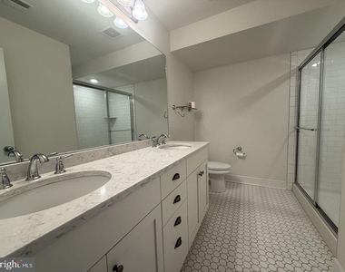 602 D Street - Photo Thumbnail 12
