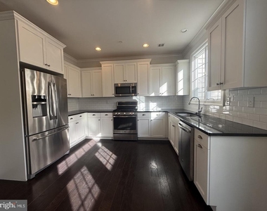 602 D Street - Photo Thumbnail 18