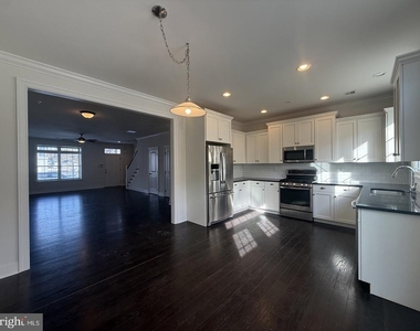 602 D Street - Photo Thumbnail 14