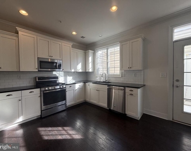 602 D Street - Photo Thumbnail 17