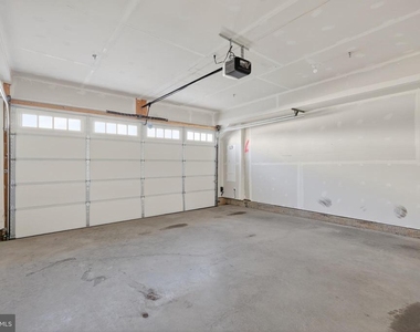 1023 Flester Lane - Photo Thumbnail 34