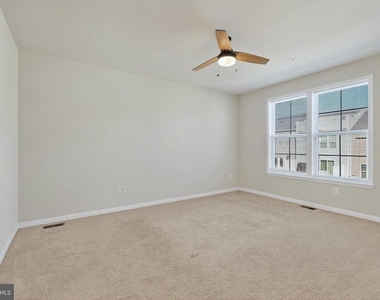 1023 Flester Lane - Photo Thumbnail 18
