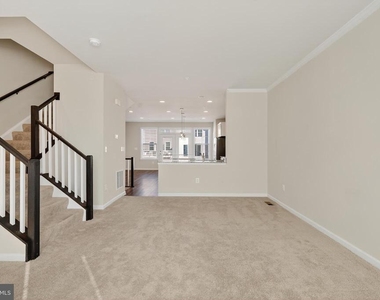 1023 Flester Lane - Photo Thumbnail 1