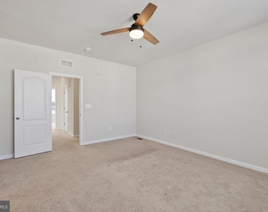 1023 Flester Lane - Photo Thumbnail 20