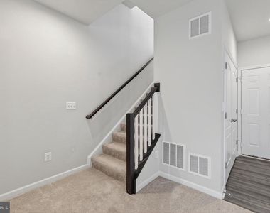 1023 Flester Lane - Photo Thumbnail 29