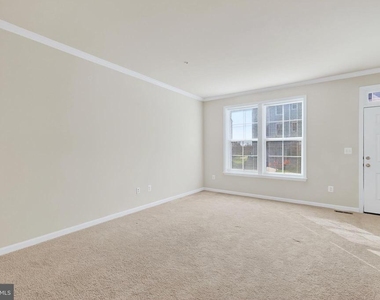 1023 Flester Lane - Photo Thumbnail 3
