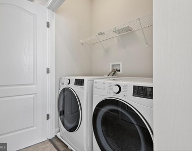 1023 Flester Lane - Photo Thumbnail 28