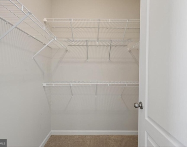 1023 Flester Lane - Photo Thumbnail 21